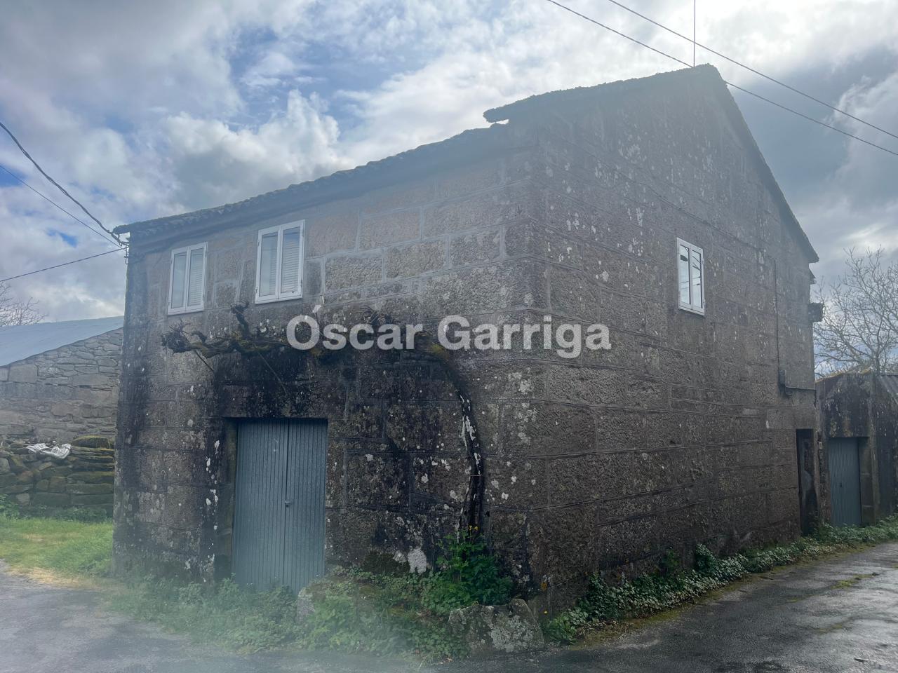 CASA PARA REFORMAR PARTIENDO DE SU ESTRUCTURA, PAREDES Y TEJADO EN BUEN ESTADO. COBAS, CEA, OURENSE (SPAIN).