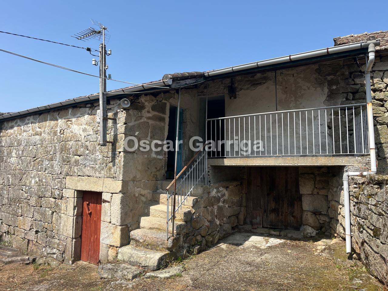 CONJUNTO INMOBILIARIO; VIVIENDA, DEPENDENCIAS AGRÍCOLAS y DOS FINCAS. ANSAMONDE, MASIDE, OURENSE (SPAIN).