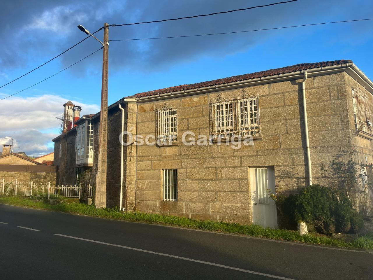 FANTÁSTICA CASA DEL RURAL GALLEGO, CON FINCA MUY CERCANA. NECESITA INSTALACIÓN DE COCINA NUEVA. FREÁS DA CANDA, PIÑOR, OURENSE (SPAIN)