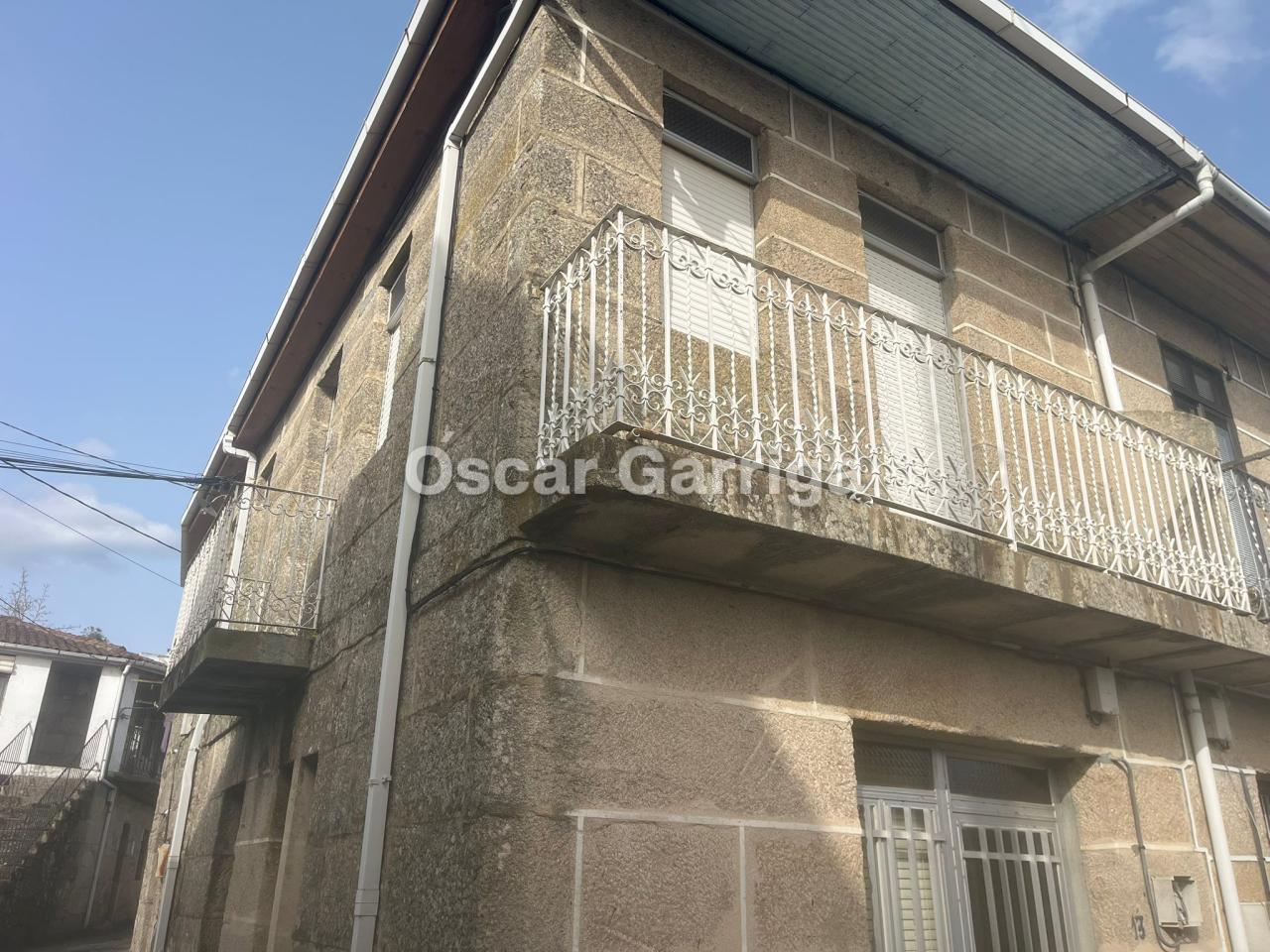 FANTÁSTICA ESTRUCTURA DE PIEDRA CON TEJADO EN BUEN ESTADO. POUSADA, MASIDE, OURENSE.