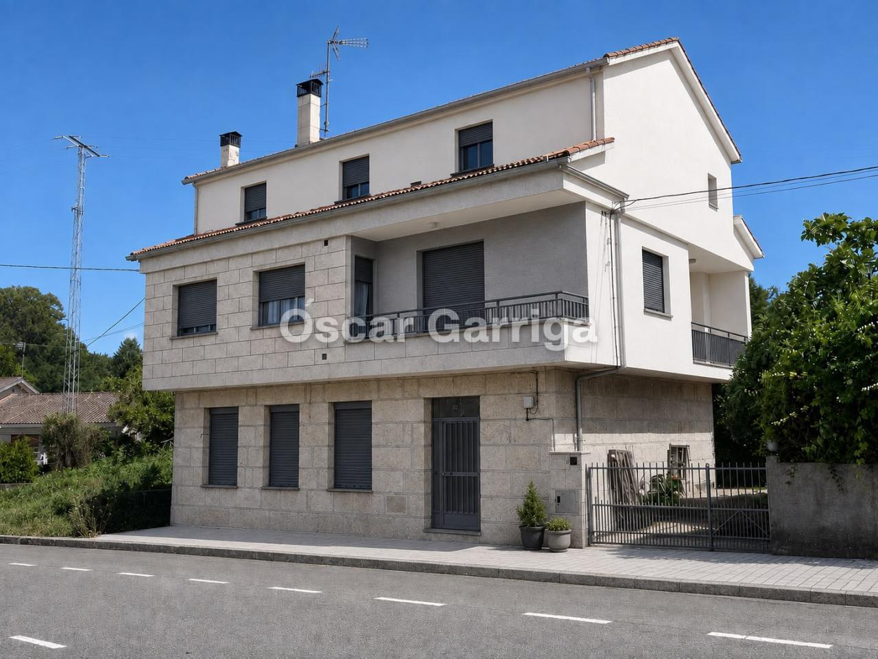 ¡NUEVA OPORTUNIDAD EN DACÓN, MASIDE, OURENSE! Amplia vivienda con múltiples posibilidades, situada a tan solo 2 minutos de O Carballiño.