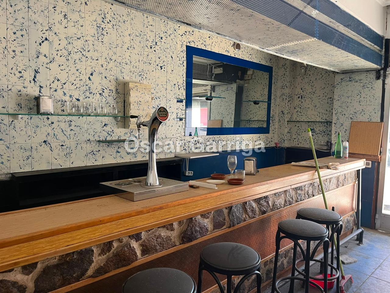 LOCAL COMERCIAL (40 m2) EN C/VASCO DIAZ (OURENSE). AL LADO CENTRO MÉDICO DE A CUÑA. IDEAL PARA BAR. POSIBILIDAD DE ALQUILER