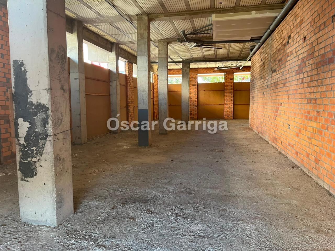 LOCAL COMERCIAL, TRANSFORMABLE EN DOS VIVIENDAS. C/SANTO CRISTO 15 (OURENSE). IDEAL INVERSORES