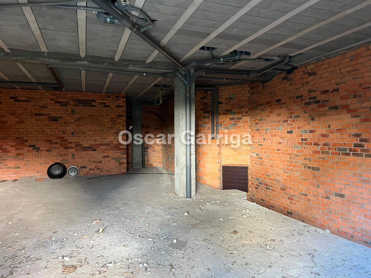 LOCALCOMERCIAL ADAPTABLE PARA UNA VIVIENDA. C/VISTA HERMOSA N.7 (OURENSE)